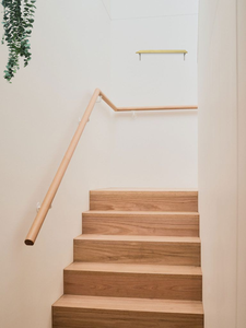Marchepied d'escalier en chêne massif blanc certifié FSC |   Marchepied antidérapant en bois pour escalier intérieur - Product Image 4