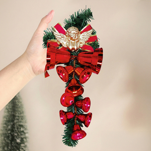 Decorazione Natalizia Artigianale con Campanelle, Angelo Dorato e Fogliame di Pino per Decorazioni Natalizie da Esterno - Product Image 1