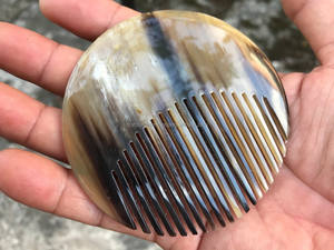 Lampe au sel ronde naturelle sculptée à la main de haute qualité personnalisée avec taille personnalisée pour la décoration intérieure et les cadeaux - Product Image 4