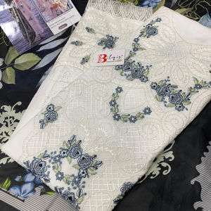 Cambric Lawn Cotton Shalwar Kameez con bordado, Semi Lawn Bottom y Digital Print Mal Dupatta - Product Image 1