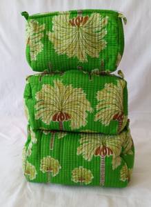 <b>Quilted</b> Cotton Floral Pattern <b>Makeup</b> <b>Bag</b> Medium/Small Travel Cosmetic Carry Pouch Zipper Manufacturer Wholesaler Cosmetic Case - Product Image 4