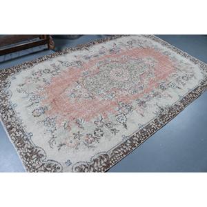 Tapis vintage 5,5x9 pieds, grand tapis turc, tapis en laine blanc et marron à bordures - Product Image 2