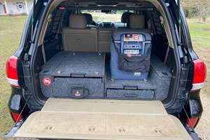 Toyota Land Cruiser 2011 d'occasion, différentiel central verrouillable, moteur V8, transmission intégrale, principalement d'origine sudiste - Product Image 5