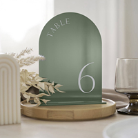 Support de numéro de table rectangulaire en acrylique personnalisable à prix de gros, avec lettres 3D, design moderne et simple pour la décoration de mariages