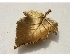 Bandeja Decorativa Moderna de Aluminio para Frutas con Baño de Oro, Diseño Compacto, la Mejor Calidad para Navidad - Product Image 6