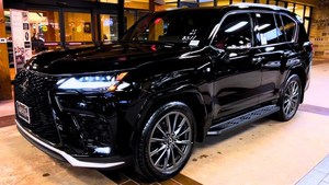 Lexus UX 600 F Sport AWD SUV d'occasion haut de gamme 2023, propre - Product Image 2