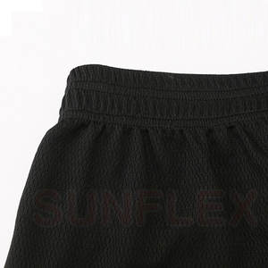 Shorts de football respirants et légers, design unique, grandes tailles, logo personnalisé, noms d'équipes, 100 % polyester, vêtements de football à marque privée - Product Image 3