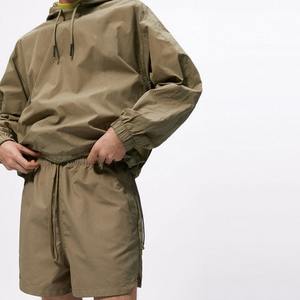 Vêtements de sport de plein air élégants coupe-vent pour femmes, ensemble court, veste et short idéal pour le fitness, la course à pied et la salle de sport - Product Image 4