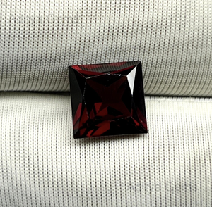 Jaipur แบบตรงจากผู้ผลิตเครื่องเพชรพลอยพลอยโกเมนทรงสี่เหลี่ยมแบบตัดเหลี่ยมเพชรพลอยเทียมสีแดงธรรมชาติขนาด2-25มม. - Product Image 1