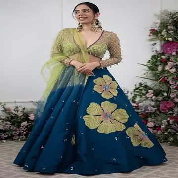 인도 여성을위한 독점 로얄 벨벳 화이트 Lehenga Choli Semistich Lahnga choli 예쁜 신부 로얄 웨딩 Ghaghra Choli