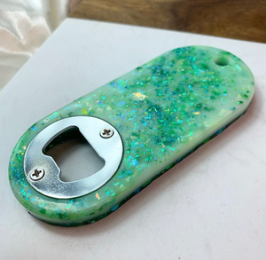 Abrebotellas de resina epoxi Abridor de botellas de resina Venta caliente Diseño de fábrica Logotipo de empresa personalizado Abrebotellas de resina - Product Image 1