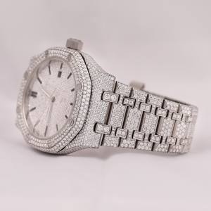 Reloj elegante de acero inoxidable para hombre de última tendencia Diamante de moissanita completamente helado con relojes de claridad VVS mejorados - Product Image 2
