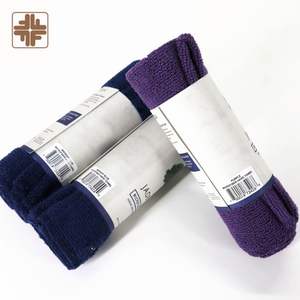 Serviette de sport en microfibre tricotée avec logo personnalisé, design double face pour une absorption et une adhérence maximales - Product Image 3