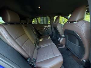 BMW X2 M35i 2024 Azul Metálico Limpio, Volante a la Izquierda, Usado, Llantas de Aleación, Asientos de Cuero, Paquete M Sport, Arranque Remoto - Product Image 6