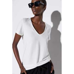 Camiseta Básica de Manga Corta con Cuello en V Color Crudo - Product Image 3