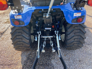 รถแทรกเตอร์ตักดิน New Holland Workmaster 25S 4WD ระบบเกียร์ขับเคลื่อนล้อ พร้อมปั๊มเครื่องยนต์และเกียร์บ็อกซ์เพื่ออายุการใช้งานที่ยาวนาน - Product Image 5