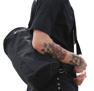 Sac de sport de boxe personnalisé avec logo et design, grande capacité (30-40L), doublure en nylon imperméable, construction durable - Product Image 6