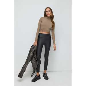 Blusa corta sin espalda - Product Image 3