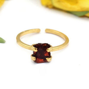 Bán Buôn Cổ Điển Tự Nhiên Thô Màu Đỏ Đá Garnet 7Mm Prong Thiết 22K Mạ Vàng Xếp Chồng Nhẫn Đồ Trang Sức Bằng Đồng Cô Gái Cho Phụ Nữ - Product Image 2