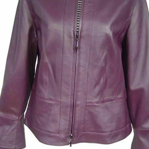 Chaqueta de motorista de cuero blanco con cremallera asimétrica para mujer, y detalle de tela de lona con cinturón con cintura Charretera, estilo callejero - Product Image 3