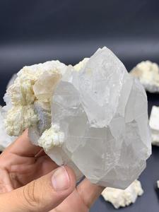 หินท็อปาซสีขาวธรรมชาติจากสการ์ดู ประเทศปากีสถาน - คริสตัลความใสสูง น้ำหนัก 4300 กรัม สำหรับสะสมและจัดแสดง - Product Image 5