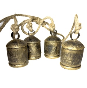 ชุดกระดิ่งแขวนรูปวัวโลหะสไตล์วินเทจเคลือบทอง 4 ชิ้น แนวเรียบง่ายสำหรับตกแต่งต้นคริสต์มาส - Product Image 3