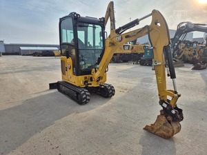 รถขุดขนาดเล็ก CAT 302.8R รุ่นคอมแพค 3 ตัน 0.5 ลบ.ม. สำหรับงานก่อสร้างในฟาร์ม - Product Image 1