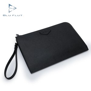 กระเป๋าคลัทช์ผู้หญิง BLU FLUT หนังไมโครไฟเบอร์ ซิปปิด ดีไซน์มินิมอล ใช้ได้ทุกฤดู ใช้ได้ทุกวัน - Product Image 1
