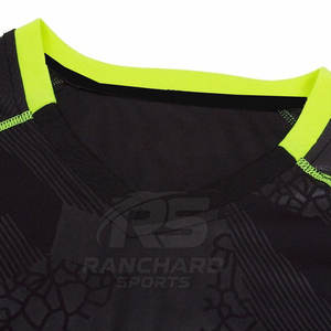 เสื้อฟุตบอลทีมกีฬา ผ้าโพลีเอสเตอร์ 100% ผลิตตามสั่ง คุณภาพเยี่ยม สำหรับผู้ชาย - Product Image 3