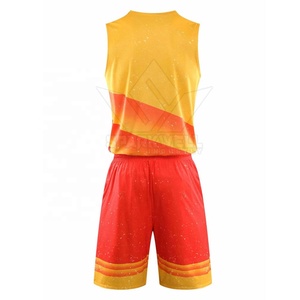 Ensemble d'uniformes de basketball légers pour hommes avec maillot et short – Tenue de sport durable idéale pour l'entraînement en équipe - Product Image 3
