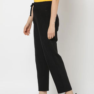 Pantalones cargo ajustables de tendencia superior de ropa de invierno de mujer precio barato OEM con pantalones de calle de mujer de estilo frontal plano - Product Image 3