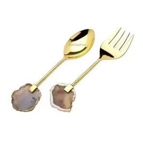 Cuchara y tenedor para servir ensaladas de metal chapado en oro con extremo de mango de ágata para cocina, hotel y fiestas, herramientas para ensaladas - Product Image 1