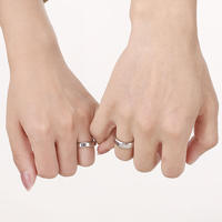 Service de personnalisation de logo, bague de couple en acier inoxydable doré, simple, gravée avec une lettre, lisse, vierge, bague de mariage en acier inoxydable
