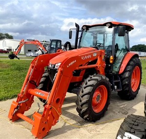 Tractor Kubota de Alto Rendimiento con Cabina Ultra Grand II con Aire Acondicionado y Cargador, Tractor Agrícola - Product Image 2