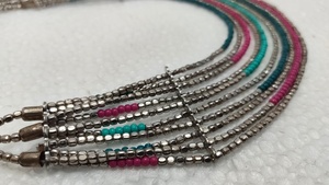 Collar de Cuentas de Semillas en Forma de Bola de Lujo Hecho a Mano con Capas de Cadenas, Cuentas de Vidrio de Alta Calidad, Diseño Delicado para Mujer - Product Image 2