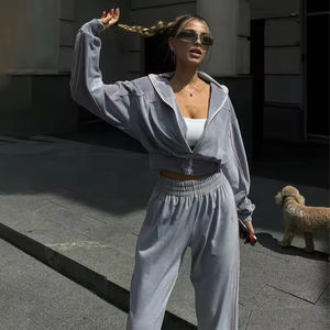 Nouvelle collection mode : Ensemble chic pour femme – Manteau court à capuche zippé et pantalon décontracté en velours à jambe large pour le quotidien - Product Image 1