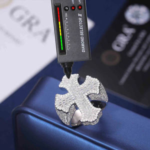 Bague de bijoux de mode en argent sterling 925 avec VVS Moissanite personnalisée Iced out Hip Hop original Iced Out Ring - Product Image 2