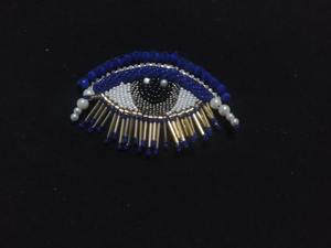 Broche unique en broderie perlée, bijoux de fête, broche en broderie perlée de haute qualité avec des perles de graines pour manteau - Product Image 3