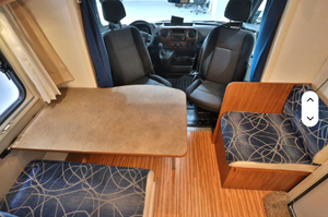 Camping-car de luxe ALCOVE d'occasion, modèle 2013 XGO Dynamic 28 blanc, 4-6 personnes, norme Euro 4, conduite à gauche, US - Product Image 5