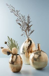 Vases à fleurs élégants en métal à la mode avec une texture martelée et un éclat métallique idéal pour les affichages floraux frais et artificiels - Product Image 4
