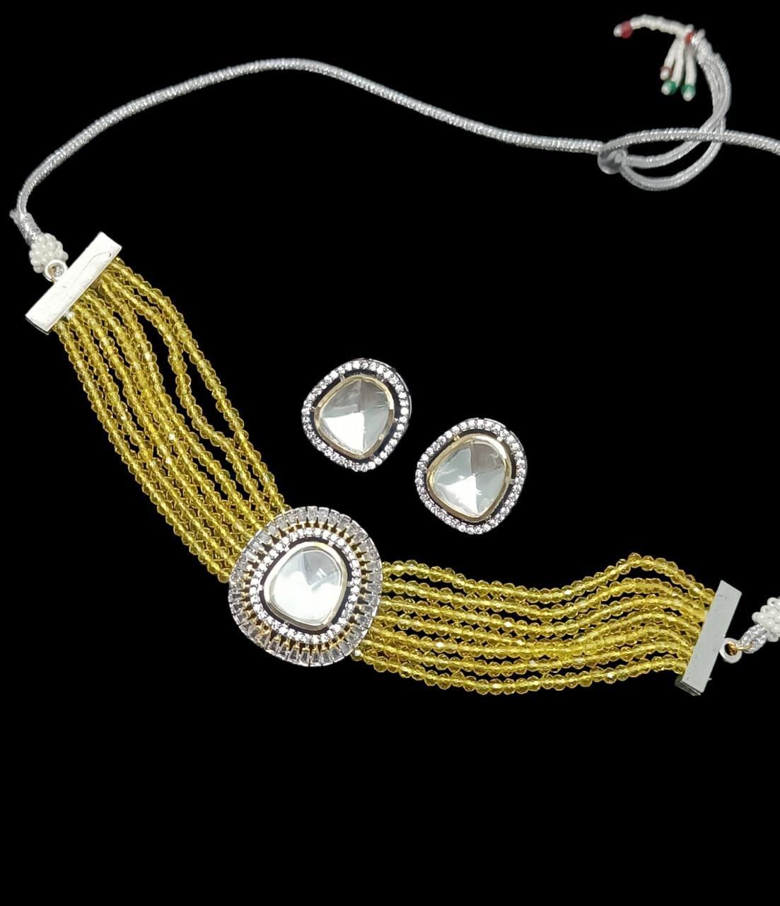 สีเหลือง