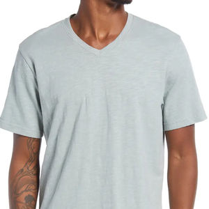 Qualité supérieure vente en gros à chaud dernière mode porter des vêtements de couleur unie pour hommes T-Shirt respirant Design personnalisé T-shirt uni pour hommes - Product Image 6