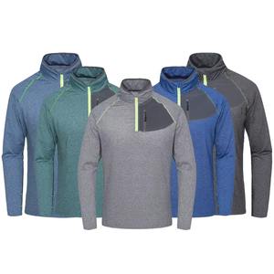 ... Cool Touch Golf quarter zip pullover para uso durante todo el año hecho con tela transpirable y ajuste Atlético perfecto - Product Image 6