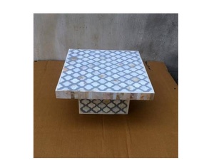 Exclusivo Soporte para Tartas de Madera con Incrustaciones de Hueso Hecho a Mano con Motivo Floral, Ecológico para Cenas de Lujo y Exhibición de Tartas - Product Image 2