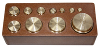 Radical Balance Weights Polished Brass 500gm Capacity OEM Customization Wooden Block for Easy Storage for Physics Laboratories