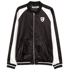 แจ็คเก็ตบอมเบอร์ฤดูหนาวสำหรับผู้ชาย OEM ผ้าฝ้าย 100% กันน้ำ กันลม ระบายอากาศได้ดี บุขนแกะ ดีไซน์ลำลอง มีฮู้ด ซิป - Product Image 1