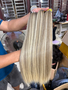 Extensions de cheveux humains Remy vietnamiens super double drawn, tissées à la machine, blondes avec mèches brunes - Product Image 6