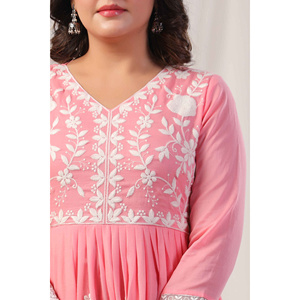 Ensemble Anarkali Kurta Pant Dupatta pour femmes Mehtabi Iltizaar en rose blush - Product Image 3