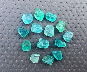 Colección de piedras preciosas sueltas de apatita orgánica genuina de 25 piezas, colección de piedras preciosas en bruto de apatita azul Natural de 10-12 MM - Product Image 2