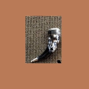 100% véritable corne à boire en forme de buffle, bord en laiton doré, taille moyenne avec support en corne, couleur naturelle noire, corne à boire viking pour meilleures ventes - Product Image 6